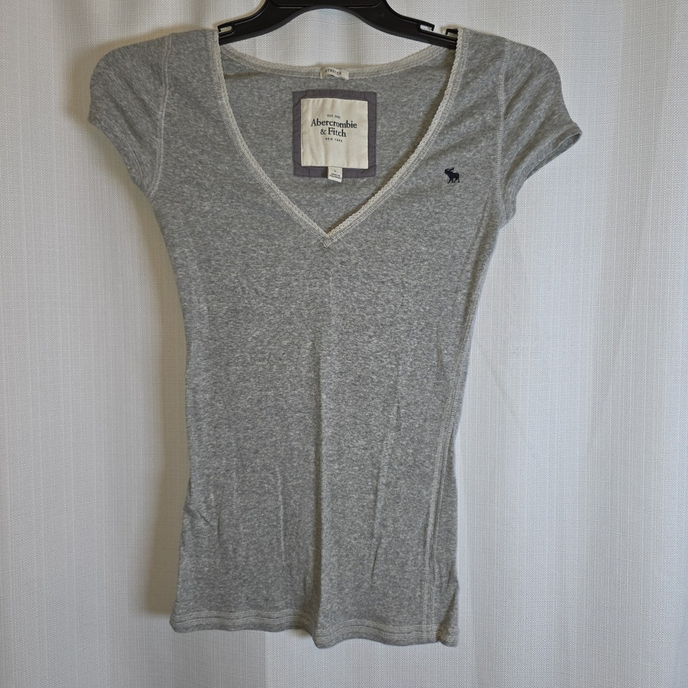 Vintage Y2K Abercrombie & Fitch Gray Ribbed Baby Tee V-Neck Moose Large Bella